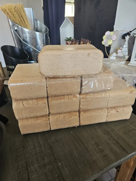 Chauffer sa maison avec des briquettes compressées, Laon, FE Pellet